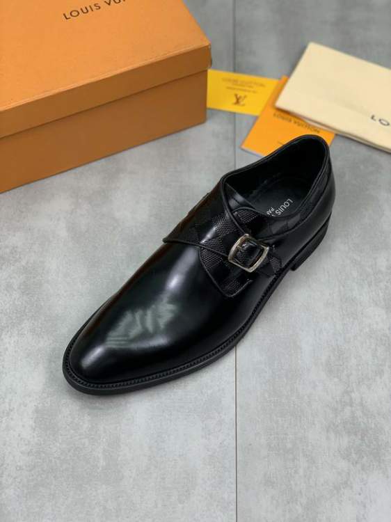 Picture of Louis Vuitton Shoes _SKULVsz38-442Cn063113746